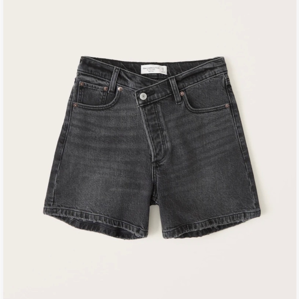 Abercrombie & Fitch High Rise Dad Crossover Short